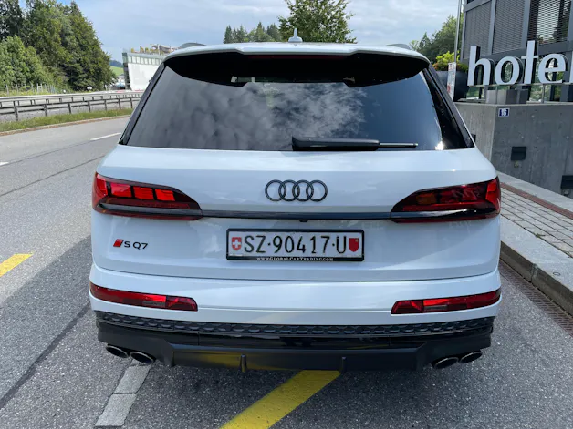 AUDI SQ7 TFSI quattro tiptronic