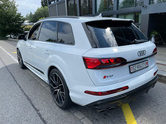 AUDI SQ7 TFSI quattro tiptronic
