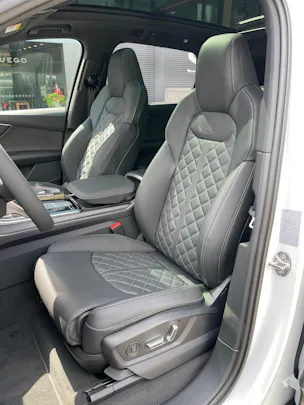 AUDI SQ7 TFSI quattro tiptronic