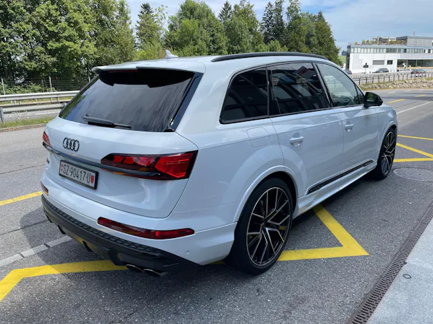 AUDI SQ7 TFSI quattro tiptronic