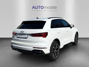 AUDI Q3 45 TFSI e S line Attraction S-tronic