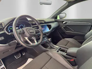 AUDI Q3 45 TFSI e S line Attraction S-tronic