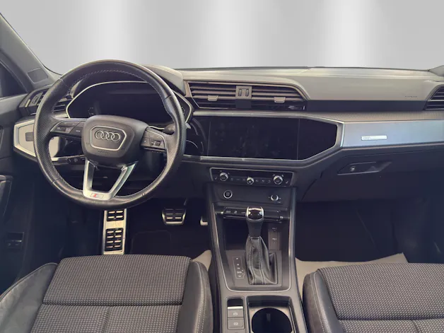 AUDI Q3 45 TFSI e S line Attraction S-tronic