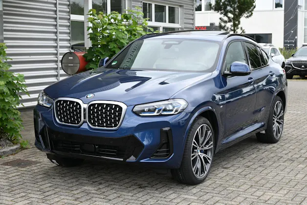 BMW X4 xDrive 48V 30d M Sport Individual Steptronic 286PS + Voll-Ausstattung + AHK 2000kg