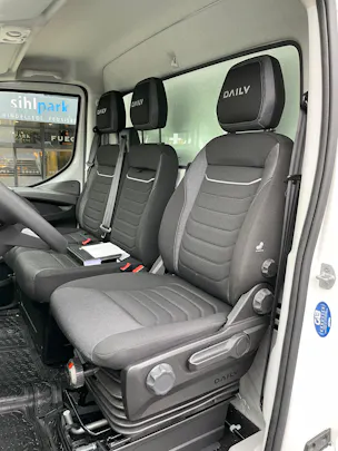 IVECO 35 S 16H A8 Kastenwagen mit Hebebühne