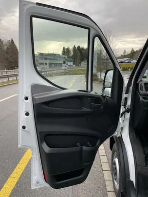 IVECO 35 S 16H A8 Kastenwagen mit Hebebühne