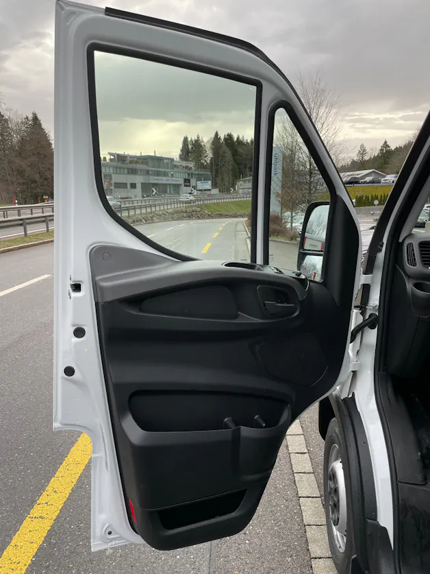IVECO 35 S 16H A8 Kastenwagen mit Hebebühne