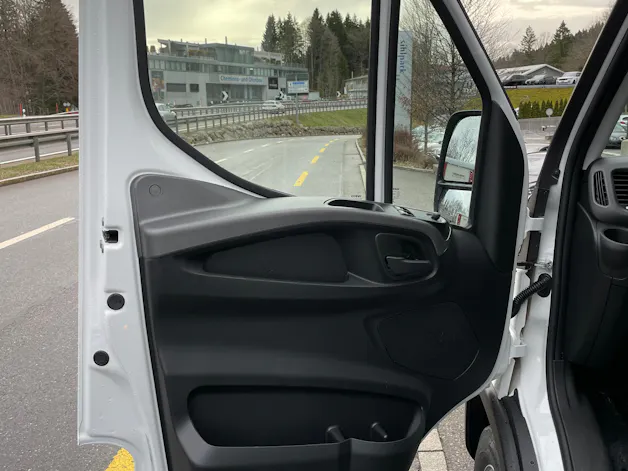 IVECO 35 S 16H A8 Kastenwagen mit Hebebühne