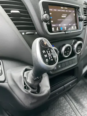 IVECO 35 S 16H A8 Kastenwagen mit Hebebühne