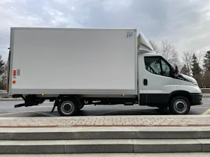 IVECO 35 S 16H A8 Kastenwagen mit Hebebühne