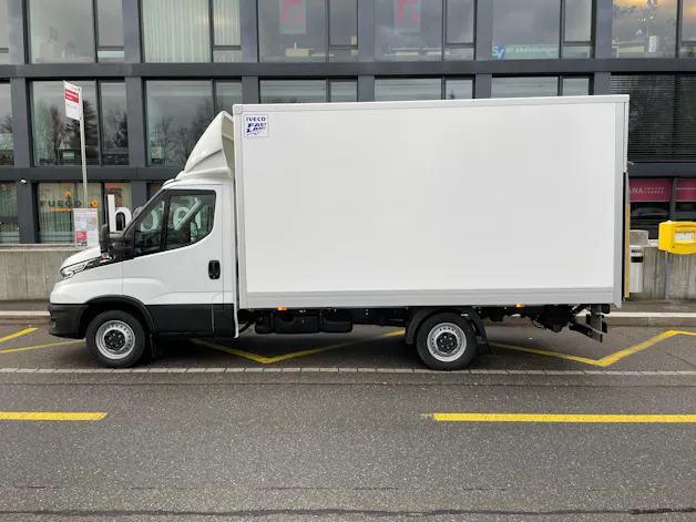 IVECO 35 S 16H A8 Kastenwagen mit Hebebühne