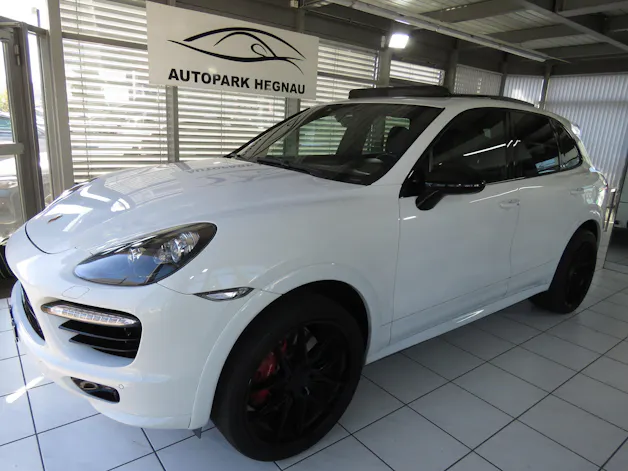 PORSCHE Cayenne Turbo Automat (AHK 3.5 t) Fixpreis !!!