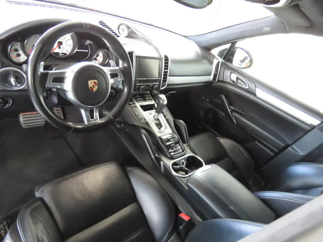PORSCHE Cayenne Turbo Automat (AHK 3.5 t) Fixpreis !!!