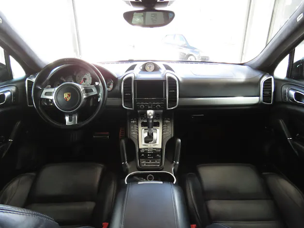 PORSCHE Cayenne Turbo Automat (AHK 3.5 t) Fixpreis !!!
