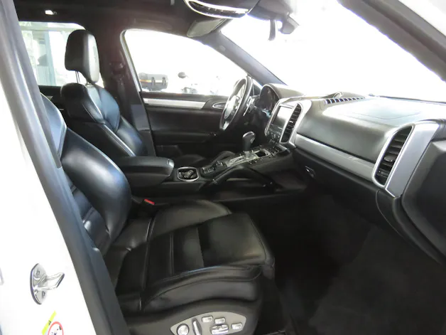 PORSCHE Cayenne Turbo Automat (AHK 3.5 t) Fixpreis !!!