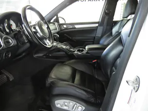 PORSCHE Cayenne Turbo Automat (AHK 3.5 t) Fixpreis !!!