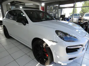 PORSCHE Cayenne Turbo Automat (AHK 3.5 t) Fixpreis !!!