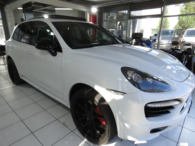 PORSCHE Cayenne Turbo Automat (AHK 3.5 t) Fixpreis !!!