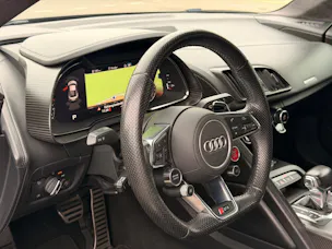 AUDI R8 Coupé 5.2 plus S-Tronic **Voll Carbon**
