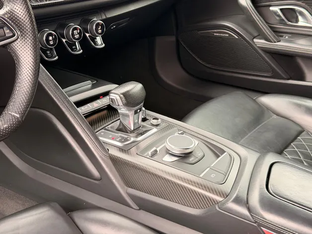 AUDI R8 Coupé 5.2 plus S-Tronic **Voll Carbon**