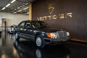 MERCEDES-BENZ 230 E