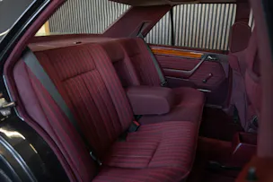 MERCEDES-BENZ 230 E