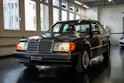 MERCEDES-BENZ 230 E