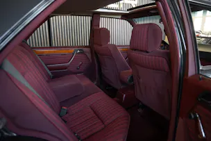 MERCEDES-BENZ 230 E