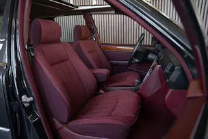 MERCEDES-BENZ 230 E