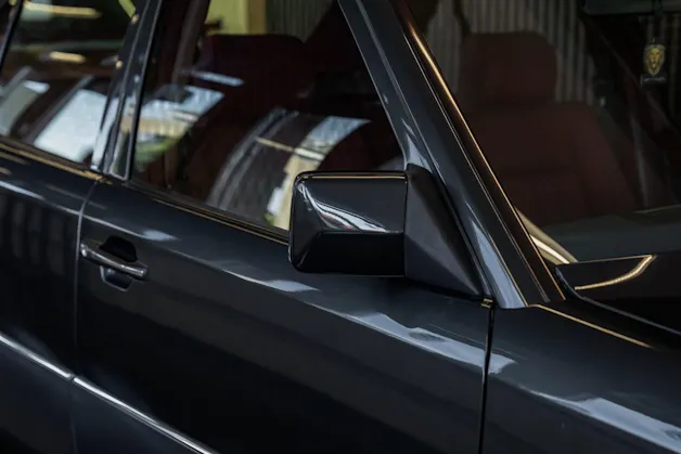 MERCEDES-BENZ 230 E