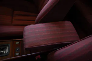 MERCEDES-BENZ 230 E