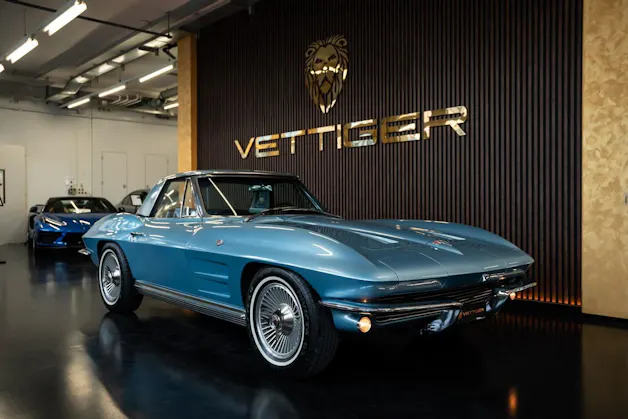 CHEVROLET CORVETTE STINGRAY
