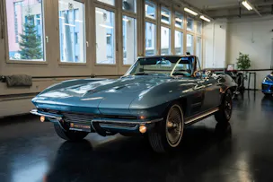 CHEVROLET CORVETTE STINGRAY