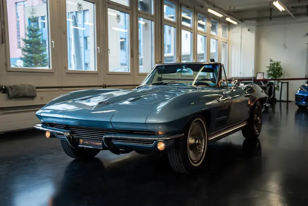 CHEVROLET CORVETTE STINGRAY
