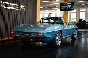 CHEVROLET CORVETTE STINGRAY
