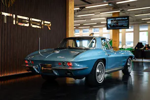 CHEVROLET CORVETTE STINGRAY