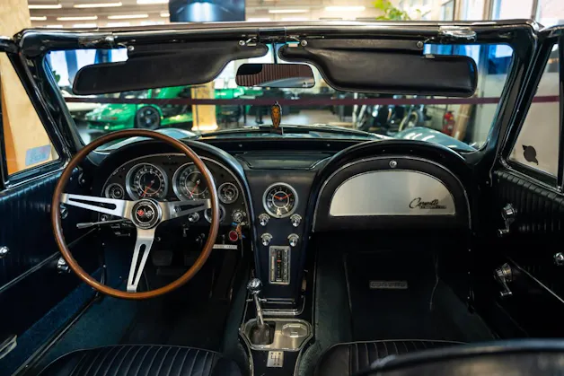 CHEVROLET CORVETTE STINGRAY