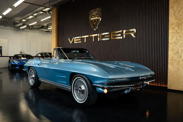 CHEVROLET CORVETTE STINGRAY