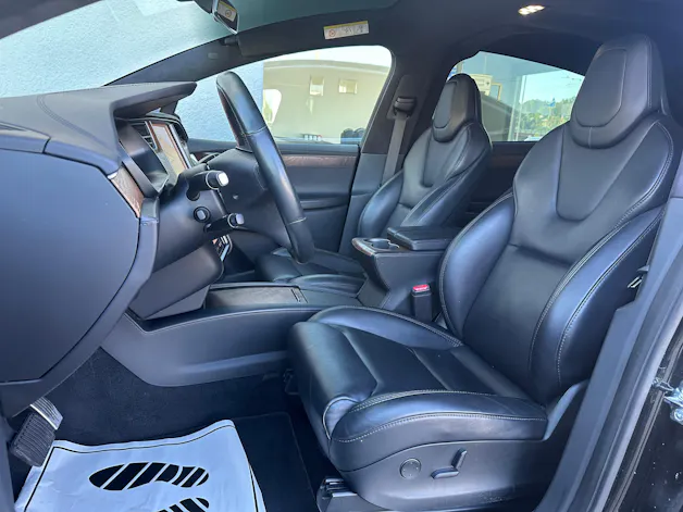 Tesla Model X ** RAVEN** Maximale-Reichweite
