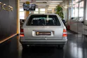 MERCEDES-BENZ E 220 T