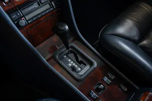 MERCEDES-BENZ E 220 T
