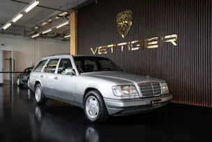 MERCEDES-BENZ E 220 T