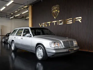 MERCEDES-BENZ E 220 T