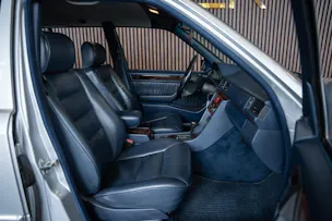 MERCEDES-BENZ E 220 T