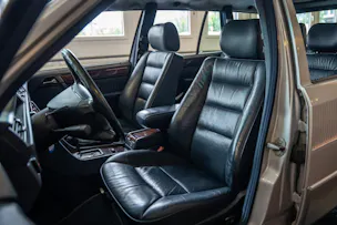 MERCEDES-BENZ E 220 T