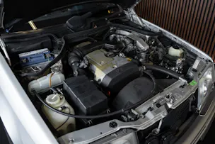 MERCEDES-BENZ E 220 T