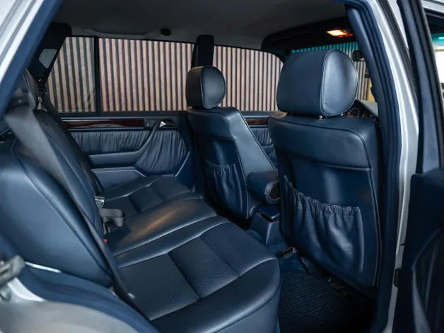 MERCEDES-BENZ E 220 T