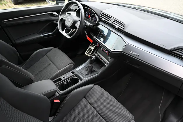 AUDI Q3 40 TFSI S line quattro S-tronic + AHK 2100kg
