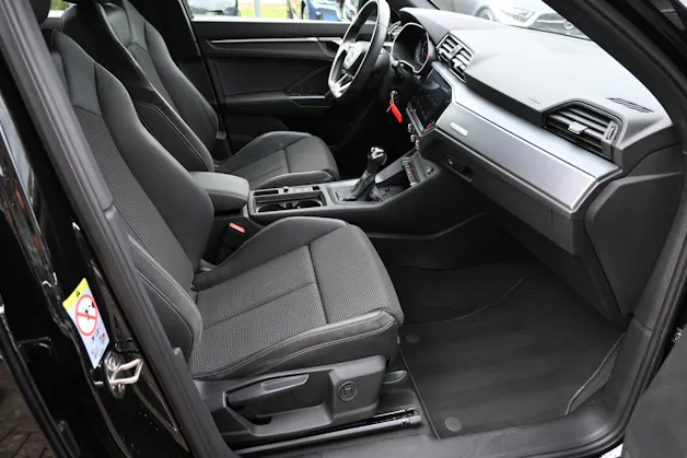AUDI Q3 40 TFSI S line quattro S-tronic + AHK 2100kg