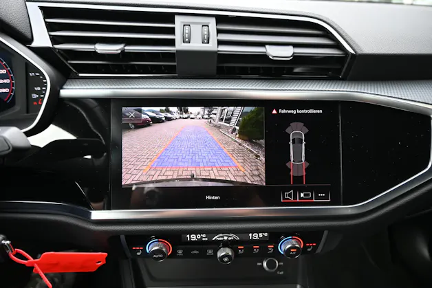 AUDI Q3 40 TFSI S line quattro S-tronic + AHK 2100kg